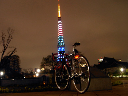 芝公園から東京タワー五輪特別色