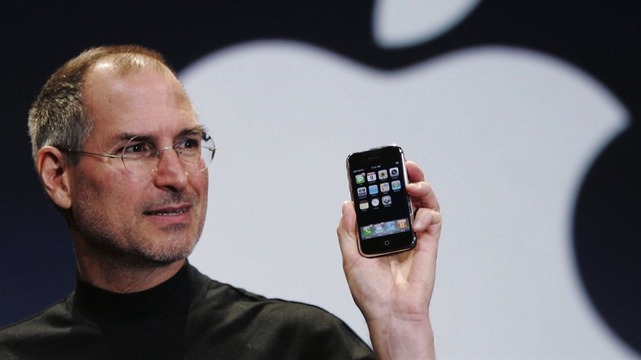 Steve_Paul_Jobs_and_his_Apple_iphone_1366x768