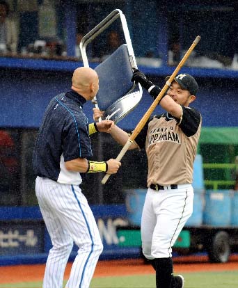 森本と小谷野乱闘
