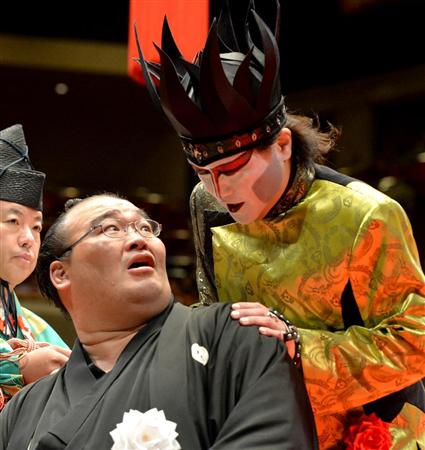 高見盛とデーモン小暮悪魔
