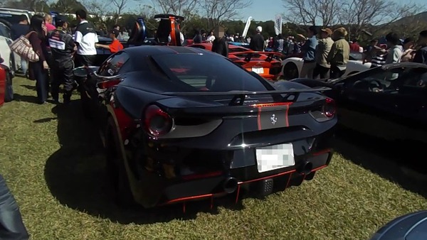 2黒フェラーリ後ろ