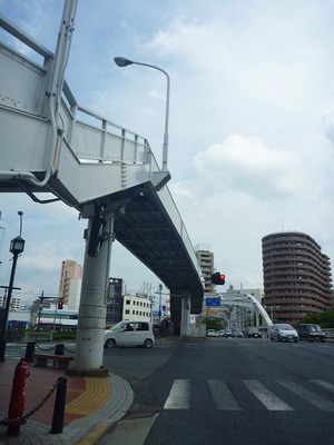 20120909信号待ちの開運橋@盛岡市
