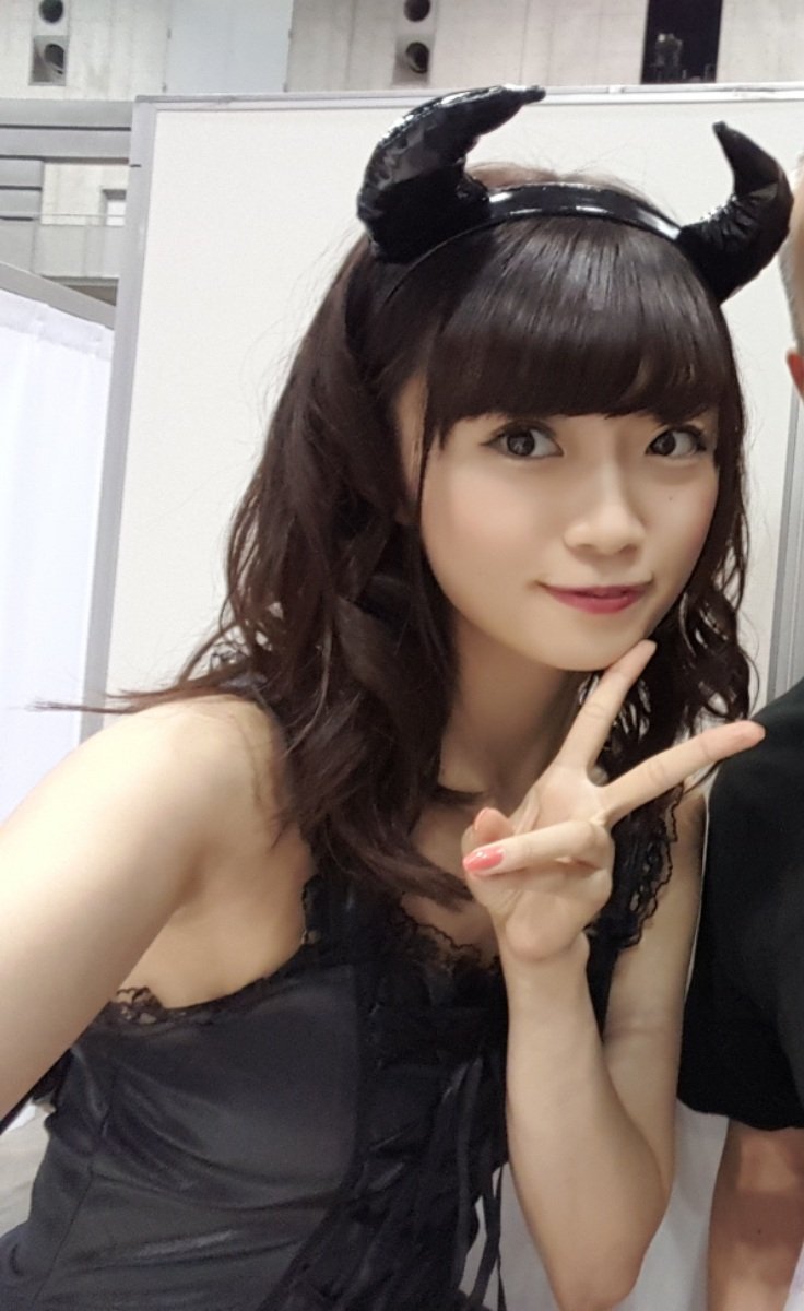 【悲報】中井りかお渡し会20分残し客ゼロ、しかもカフェ店員に完敗www 	YouTube動画>3本 ->画像>91枚 