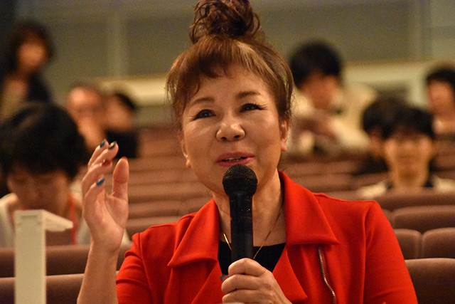鈴木美智子審査委員長
