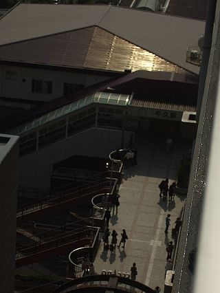 金環日食の牛久駅