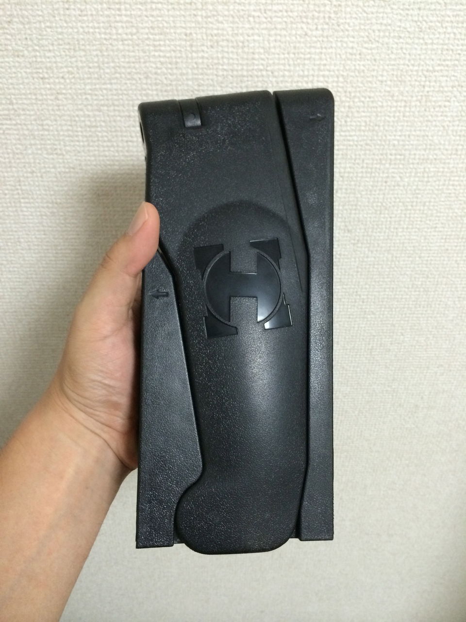 最近気になっていた携帯タイプのギタースタンドが届きました。いままでにないタイプ。樹脂製で軽くてコンパクト。