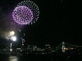 レインボーブリッジと花火