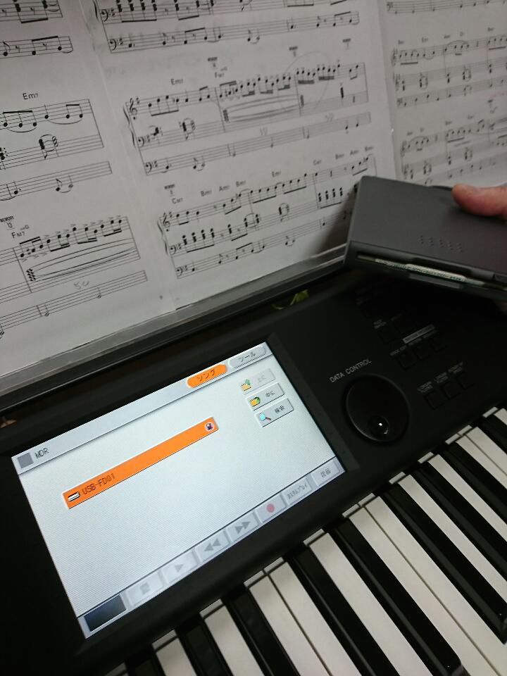 ELC-02でフロッピーディスクを使う : リュウケイのエレクトーン ELC-02でフロッピーディスクを使う : リュウケイのエレクトーン