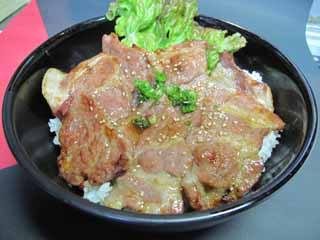 県産豚炭焼丼