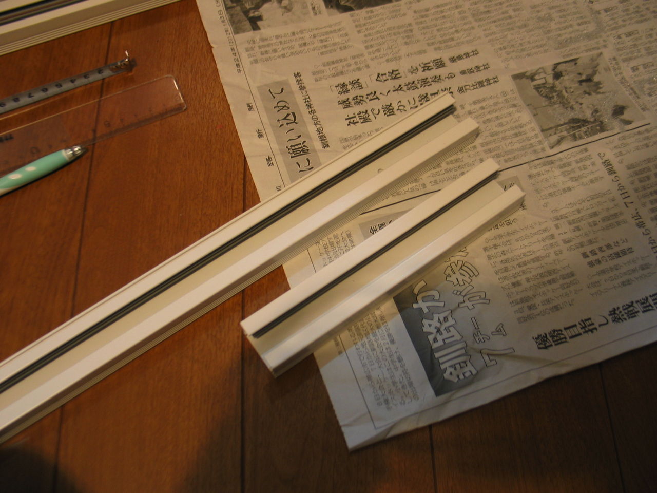 DIY実践日記♪ 家のこともちゃんとやってます！ 娘の長靴みがきとDIYで配線ダクトレールを増設しました。