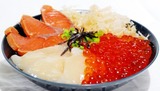 しべつ鮭三代漬け丼２