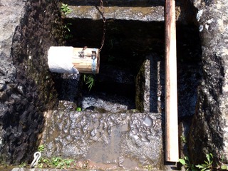 通潤橋の水路栓2
