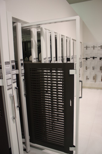 lixil 011
