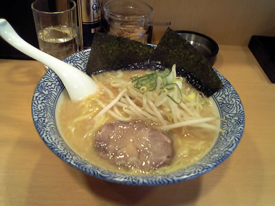 秋龍:トンコツ醤油ラーメン
