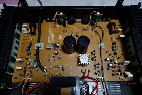 YAMAHA P2080 内部探索 : アンプジャンカーのblog