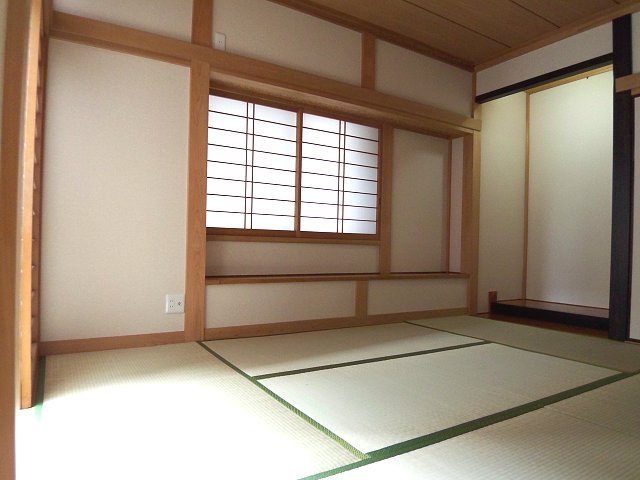 1043019078 和室