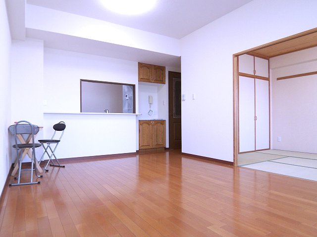 1038018320 ベルドゥムール八潮 LDK