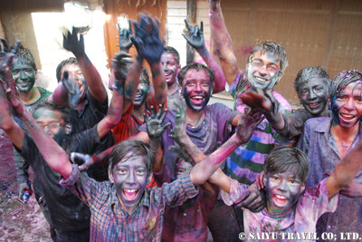 holi_5