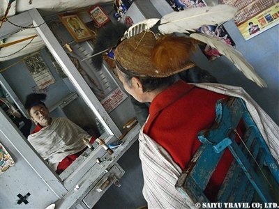 髭剃りニシ族(ジロ)