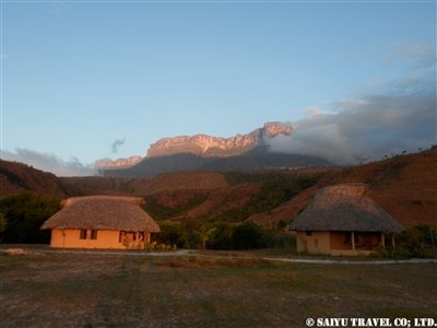 P1225730