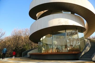 変わった形の建物2