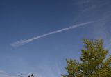 歯ブラシみたいな飛行機雲