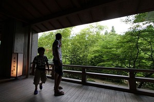 二人の息子をシルエットに・・・