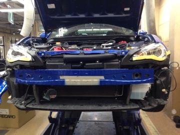 BRZにレボリューション Vマウントオイルクーラーの取り付け