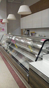 ケーキ屋さんも午前のみ