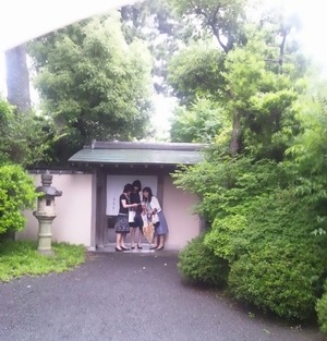 萬露亭門