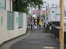 大久保小下校3