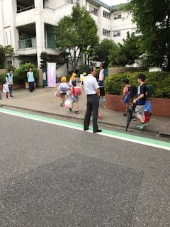 栄和小20170829あいさつ運動2