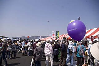 商工会ブースを反対側から