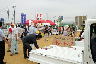 軽トラ市の風景