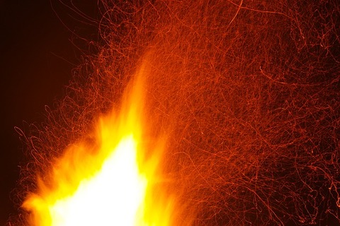 flying-sparks-142486_640