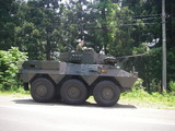 新榎トンネルへの登りで陸上自衛隊87式偵察警戒車発見。頑張ってねと声をかけた。
