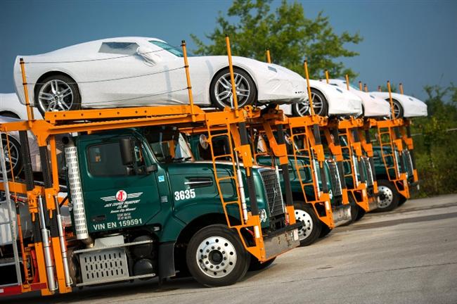 chevy-corvette-stingray-delivery-1_600