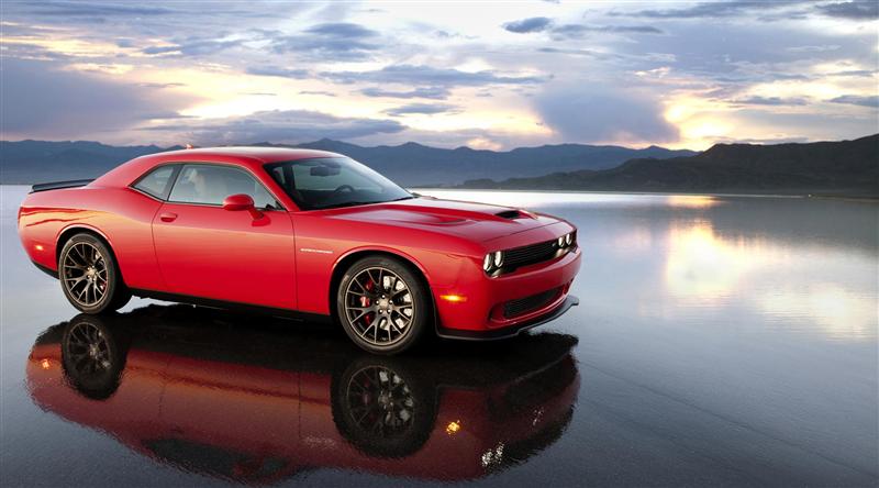 Dodge-Challenger-SRT_Hellcat-02-800