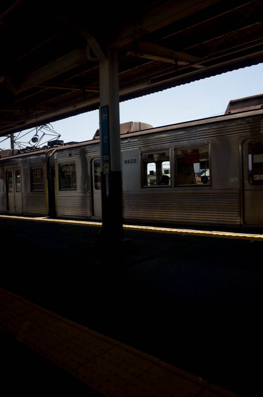 和戸駅通過中