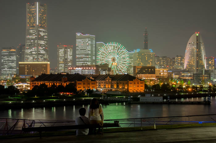 大桟橋からみなとみらいを望む