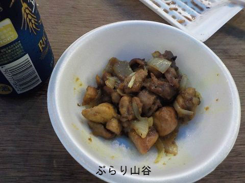 屋台でチキン焼き