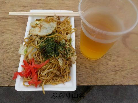 夏祭りで屋台の焼きそばは美味しい