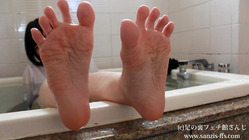 2016_wet_footfetish_sakino004