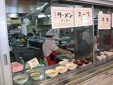食堂はビュッフェスタイル