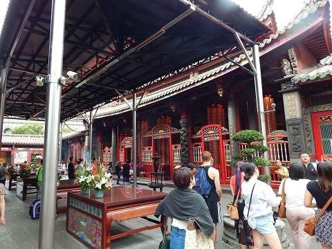 龍山寺境内2