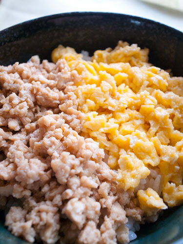 とりそぼろ丼
