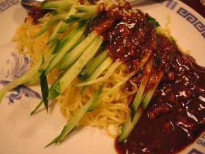 じゃじゃ麺