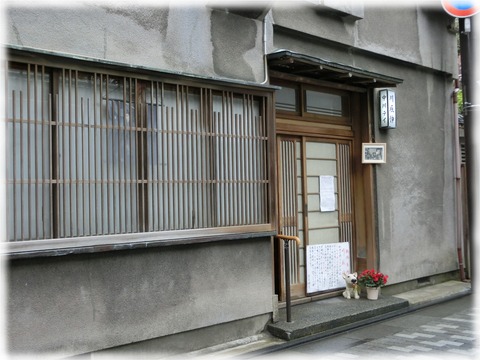 川辰仲