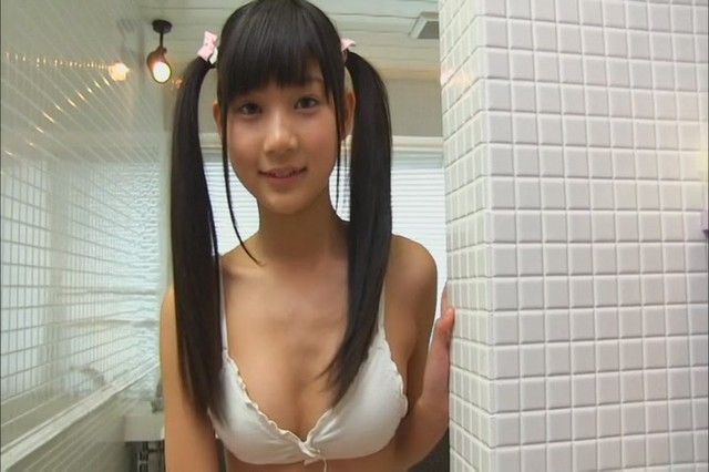 JCジュニアアイドルの水城るなちゃんの水着がたまらなくエロくて抜ける画像下さい!画像7