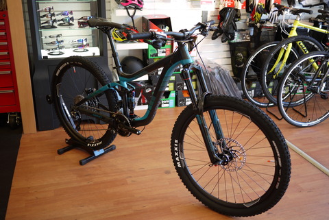 ご納品車両をご紹介 GIANT REIGN 27.5 2 : SBC 新着情報